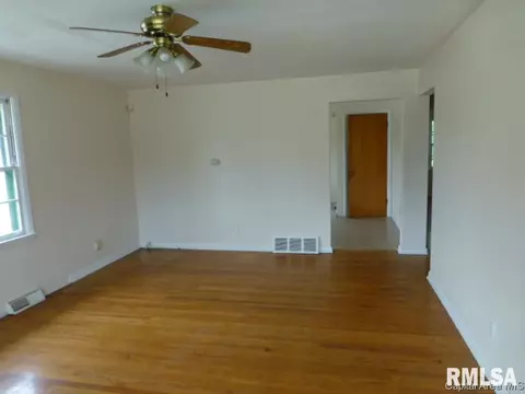 1816 S 11th St, Springfield, IL 62703 photo 3