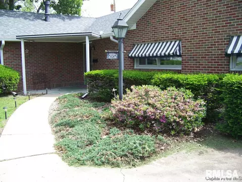 2952 S 5th, Springfield, IL 62703 photo 3