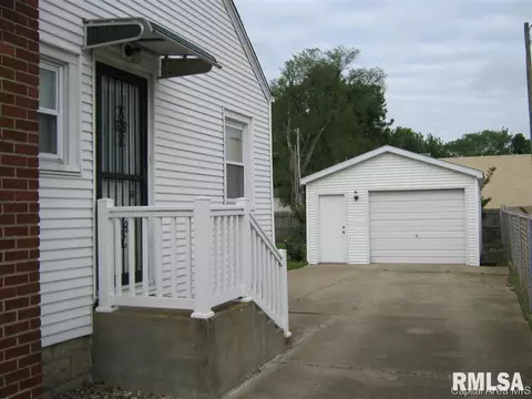 2131 N 19th Street St, Springfield, IL 62702 photo 3
