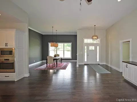 3909 Marigold Dr, Springfield, IL 62711 photo 2