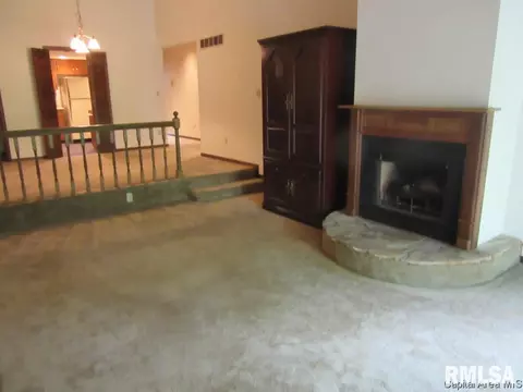 2008 Jeanette Ln E, Springfield, IL 62702 photo 3