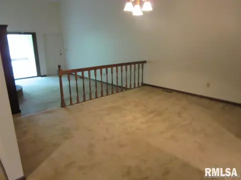 2008 Jeanette Ln E, Springfield, IL 62702 photo 4