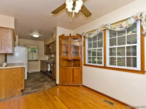3355 Stanton St, Springfield, IL 62703 photo 4