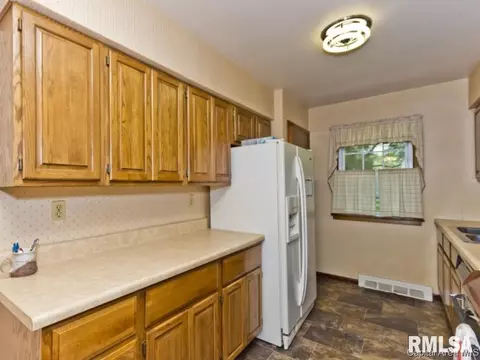 3355 Stanton St, Springfield, IL 62703 photo 3