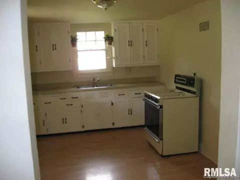 121 W Cornell, Springfield, IL 62704 photo 2