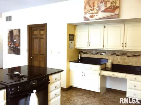 5 Red Bud, Springfield, IL 62712 photo 10
