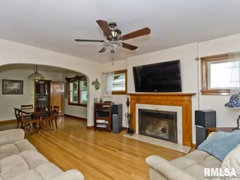 1045 N Walnut, Springfield, IL 62702 photo 5