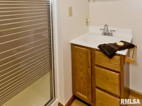 1045 N Walnut, Springfield, IL 62702 photo 19