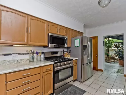 1045 N Walnut, Springfield, IL 62702 photo 8