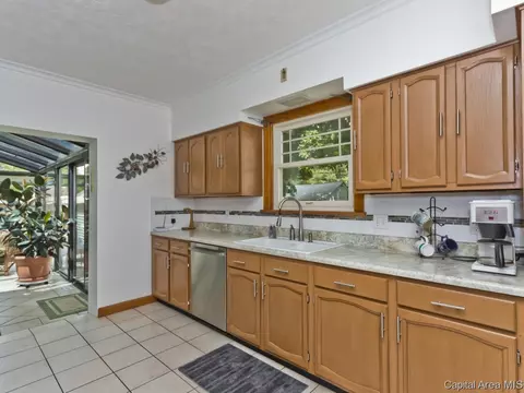 1045 N Walnut, Springfield, IL 62702 photo 10