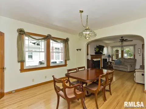 1045 N Walnut, Springfield, IL 62702 photo 4