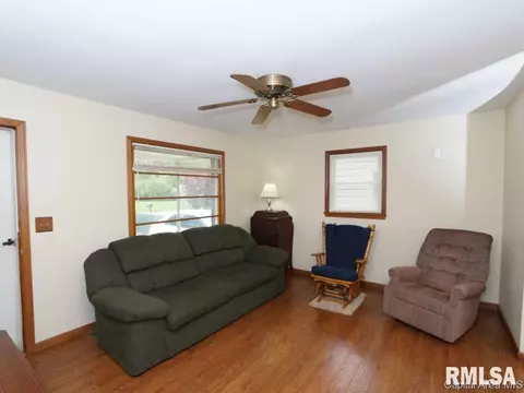 3315 E Carpenter St, Springfield, IL 62702 photo 2