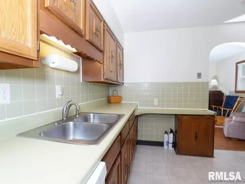 3315 E Carpenter St, Springfield, IL 62702 photo 10