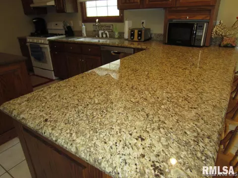 701 Country Meadows Dr, Springfield, IL 62702 photo 10