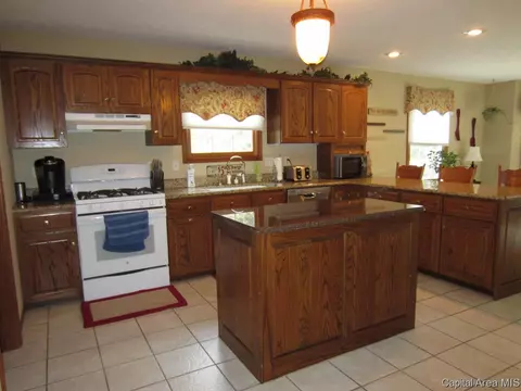 701 Country Meadows Dr, Springfield, IL 62702 photo 9