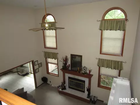 701 Country Meadows Dr, Springfield, IL 62702 photo 6