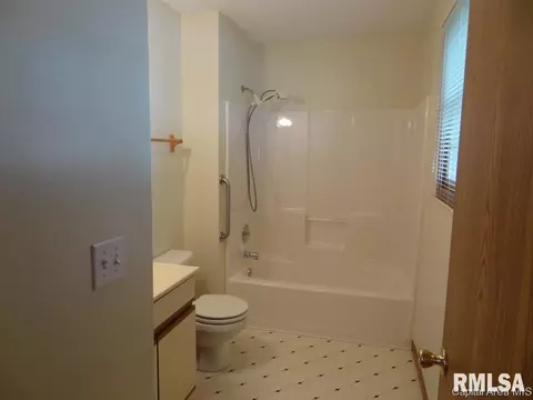 2001 Halifax, Springfield, IL 62703 photo 8