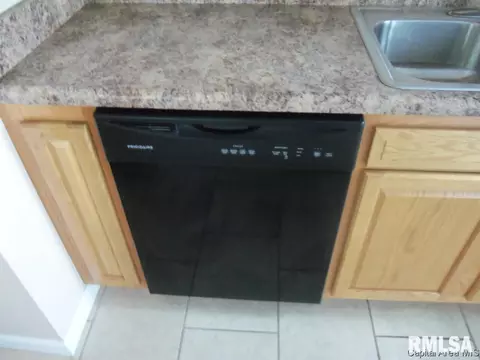 2338 E Black Ave, Springfield, IL 62702 photo 7
