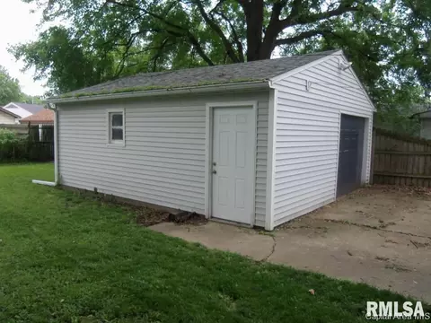 2338 E Black Ave, Springfield, IL 62702 photo 17