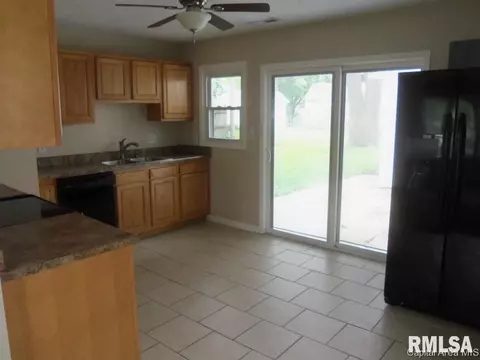 2338 E Black Ave, Springfield, IL 62702 photo 2