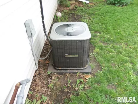 2338 E Black Ave, Springfield, IL 62702 photo 13