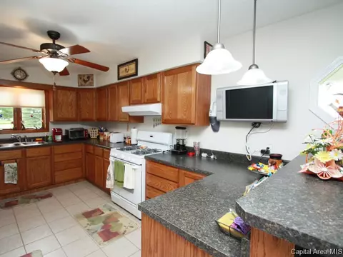 6085 Old Salem Ln, Springfield, IL 62711 photo 9