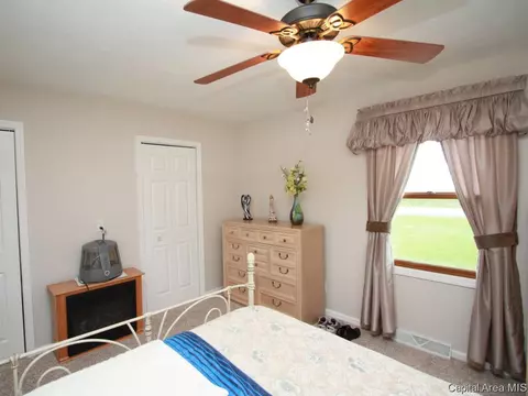 6085 Old Salem Ln, Springfield, IL 62711 photo 13