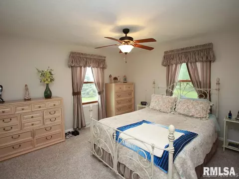 6085 Old Salem Ln, Springfield, IL 62711 photo 12