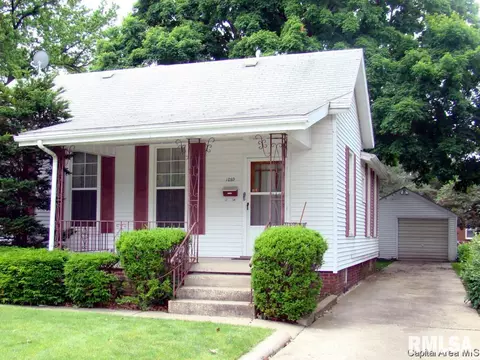 1059 N Walnut St, Springfield, IL 62702 photo 1