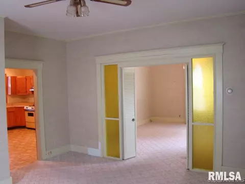 1059 N Walnut St, Springfield, IL 62702 photo 7