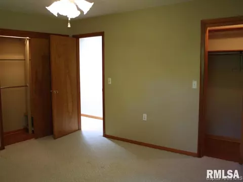 34 W Hazel Dell Ln, Springfield, IL 62712 photo 7