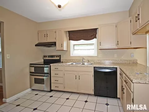 8115 Hunt Rd, Springfield, IL 62712 photo 16
