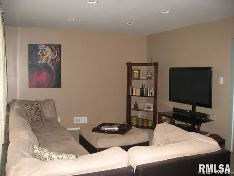 1821 E Grant St, Springfield, IL 62703 photo 4