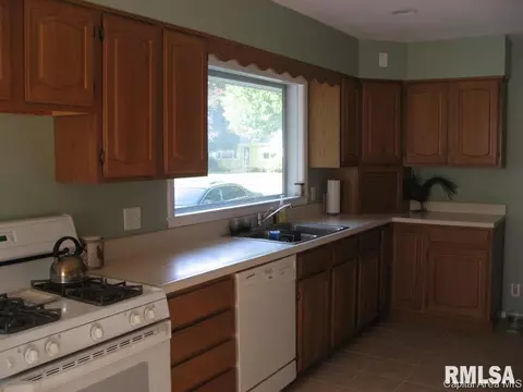 1821 E Grant St, Springfield, IL 62703 photo 6