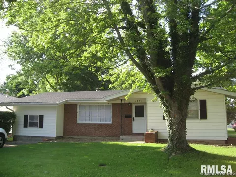 1821 E Grant St, Springfield, IL 62703 photo 1
