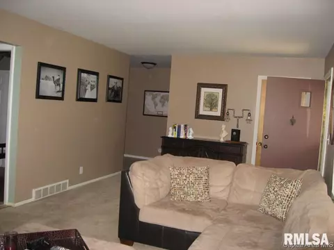 1821 E Grant St, Springfield, IL 62703 photo 5