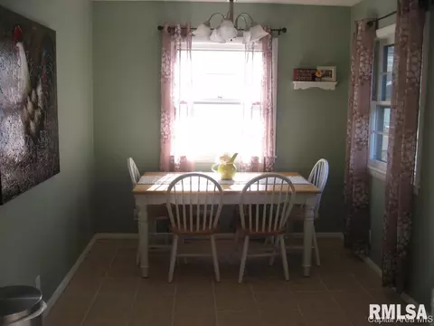1821 E Grant St, Springfield, IL 62703 photo 8
