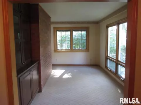 1129 Crescent Ln, Springfield, IL 62704 photo 7