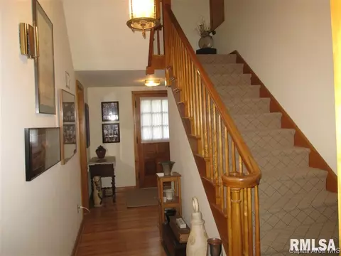 1129 Crescent Ln, Springfield, IL 62704 photo 2