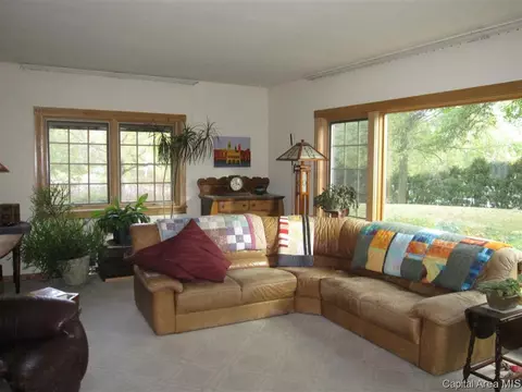 1129 Crescent Ln, Springfield, IL 62704 photo 4