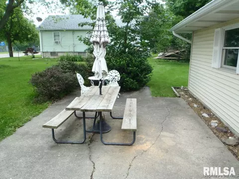 1633 N Milton, Springfield, IL 62702 photo 4
