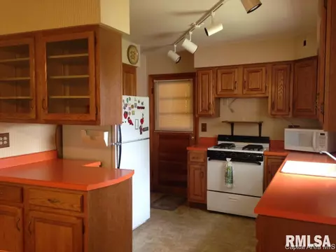 1837 Lee St, Springfield, IL 62703 photo 9
