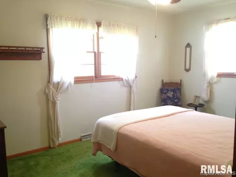 1837 Lee St, Springfield, IL 62703 photo 4