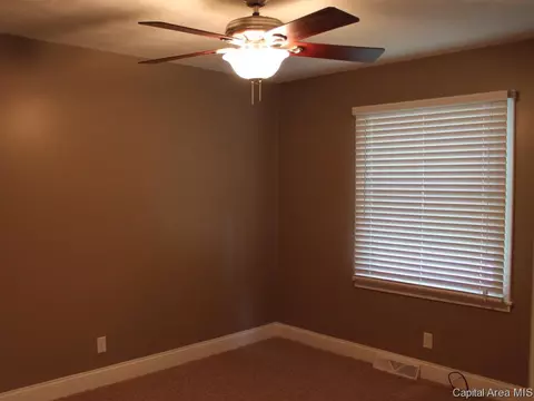 1923 Fairfield, Springfield, IL 62702 photo 9