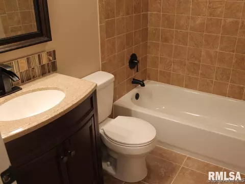 1923 Fairfield, Springfield, IL 62702 photo 10