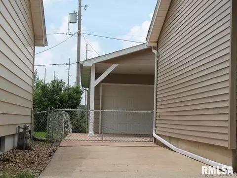 1923 Fairfield, Springfield, IL 62702 photo 3