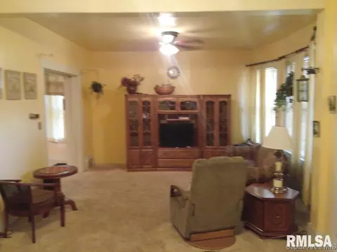 1201 S 1st, Springfield, IL 62704 photo 2