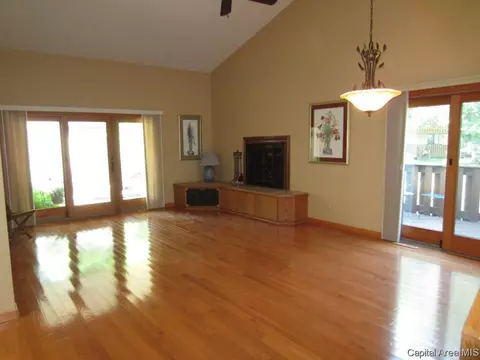 73 Country Pl, Springfield, IL 62703 photo 2