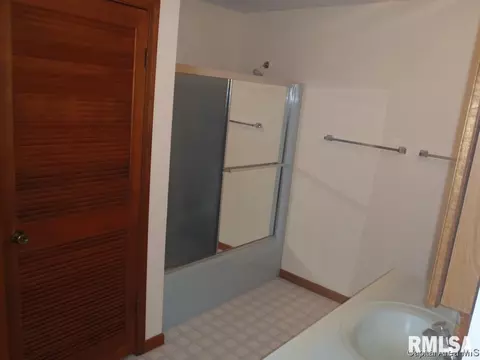 101 Neptune Villa, Springfield, IL 62703 photo 10