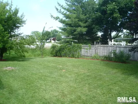 101 Neptune Villa, Springfield, IL 62703 photo 11
